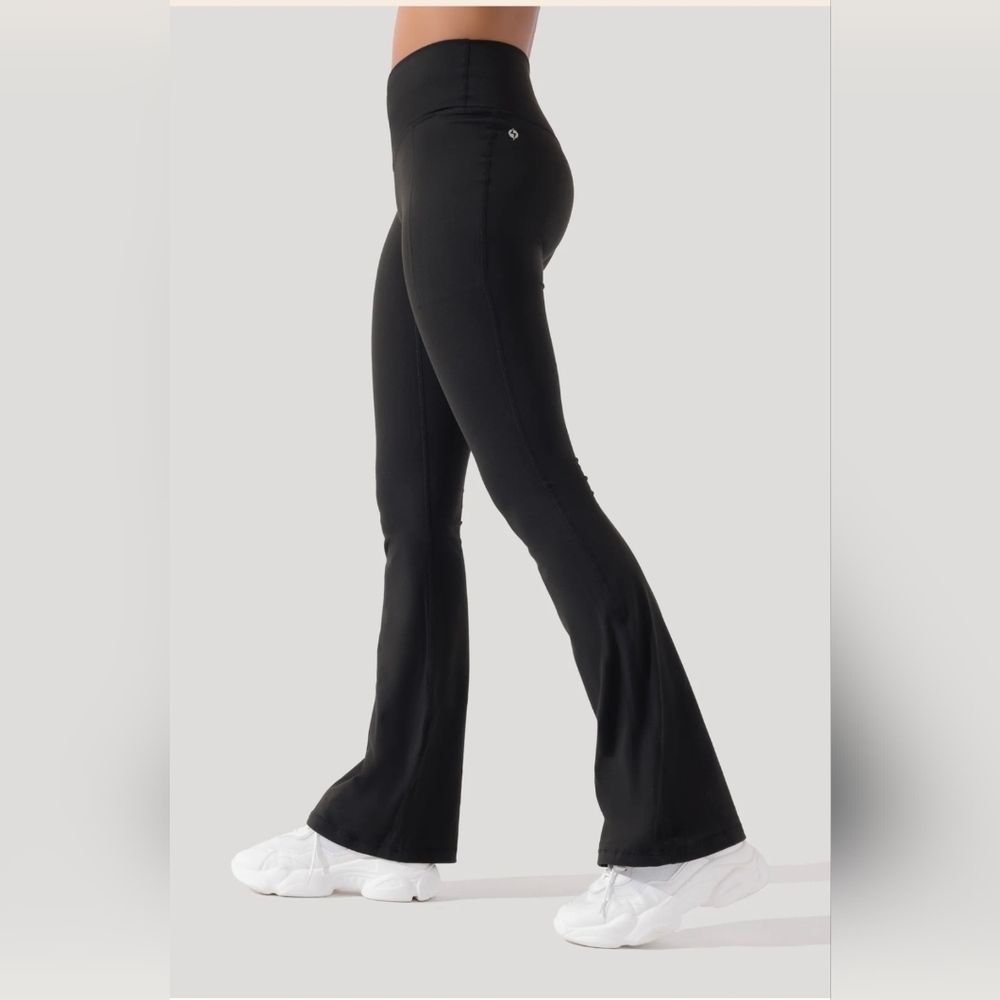 Crisscross Hourglass Flared Legging with Pockets - PURPLE